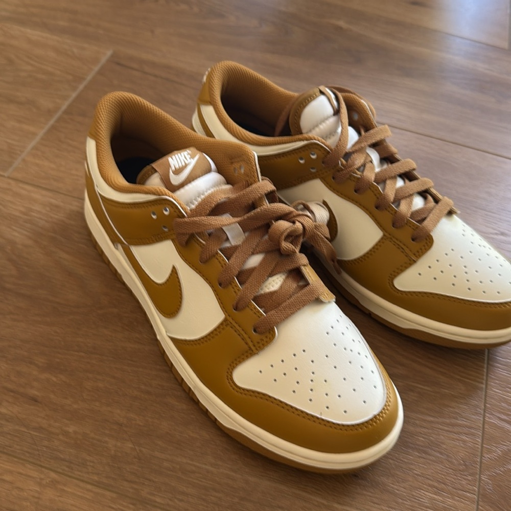 Brand New Nikes Men’s size 8 - Picture 2 of 5